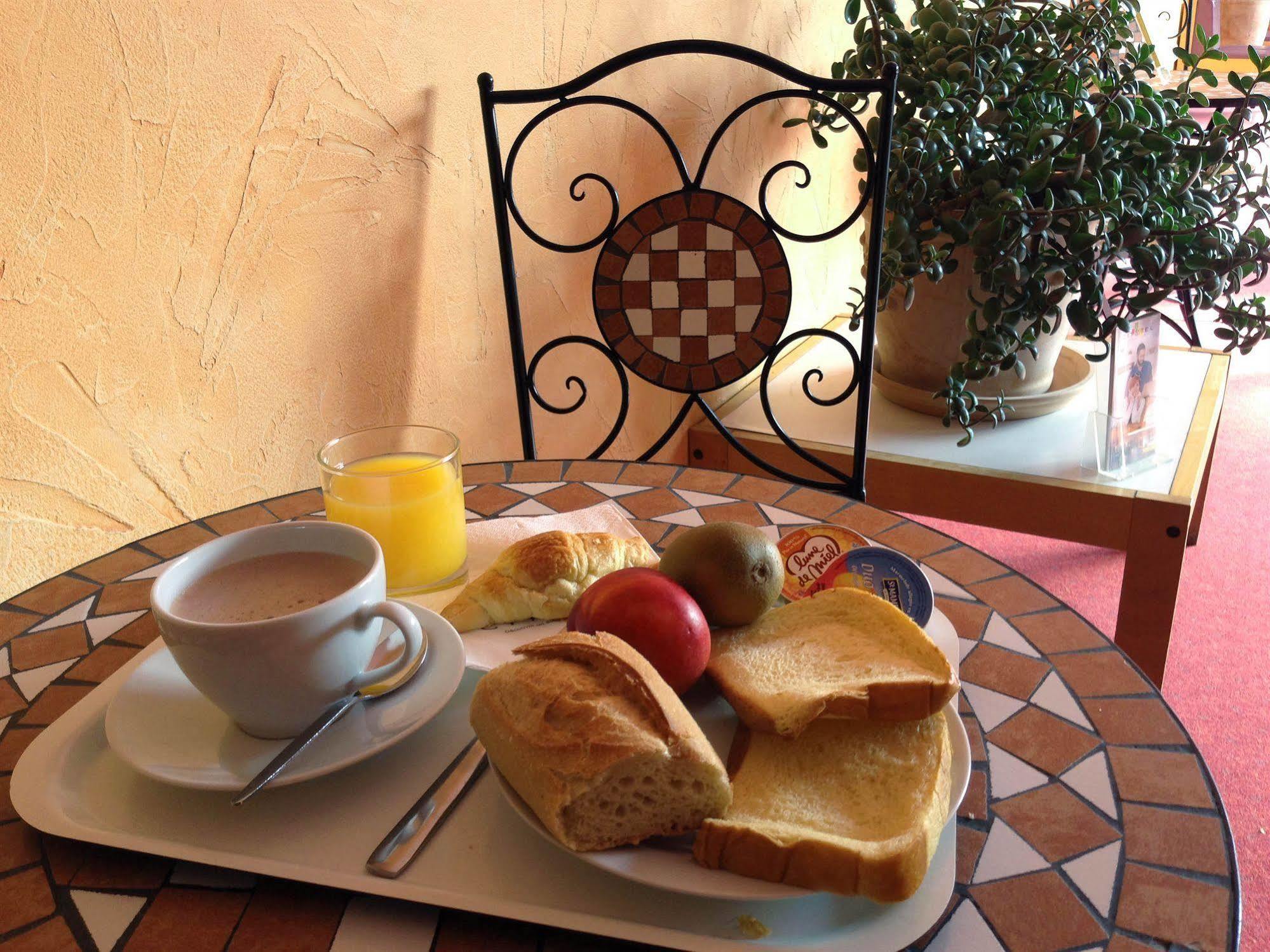 Logis Hotel Atrium Epinal Golbey Chavelot מראה חיצוני תמונה